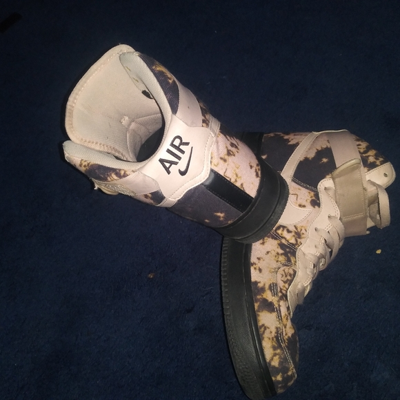 Nike Airs - Picture 3 of 9